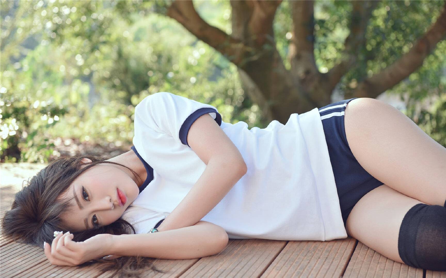 开云官方-_大型风筝运动节：空中艺术盛宴_，运动风筝比赛视频