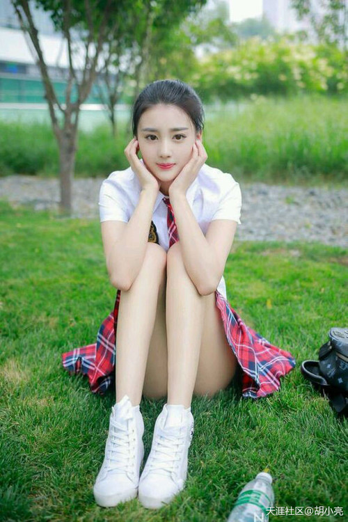 电竞比赛中的团队精神:信任配合,共同努力,电竞团队成员