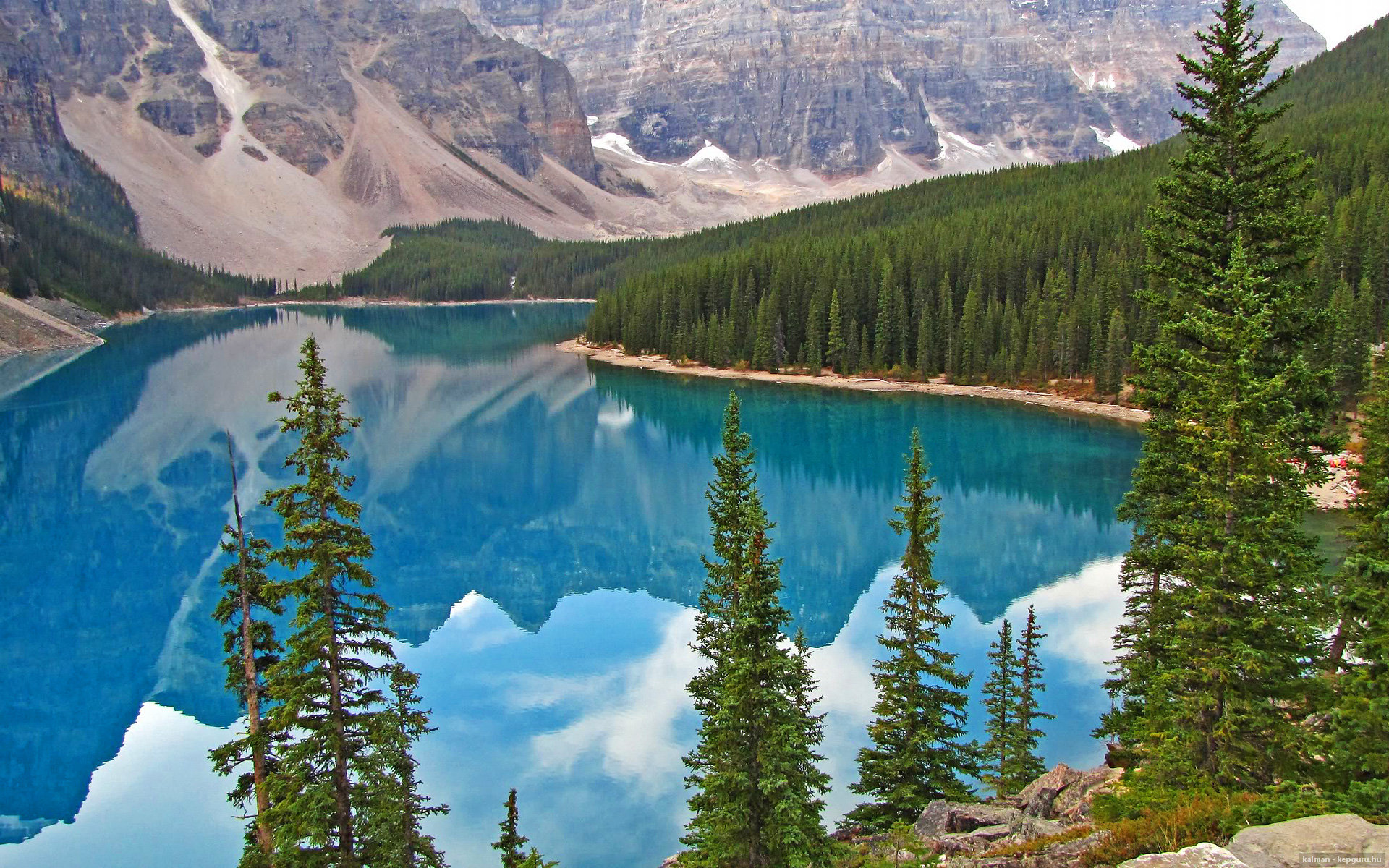 重庆施工队主场险胜,继续保持不败纪录,重庆建筑施工队